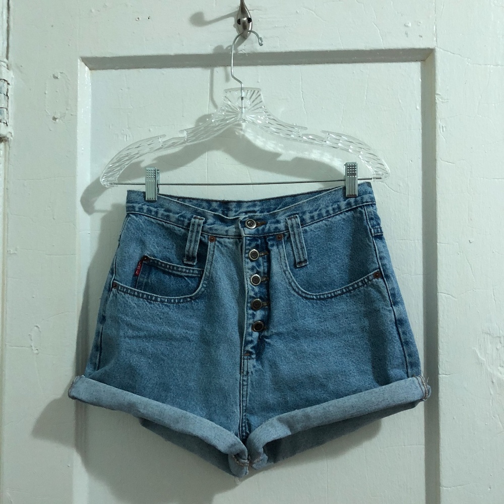 Vintage high waist button jean shorts